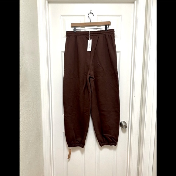 NWT Reformation Boyfriend Sweatpant in Cafe - Picture 7 of 7